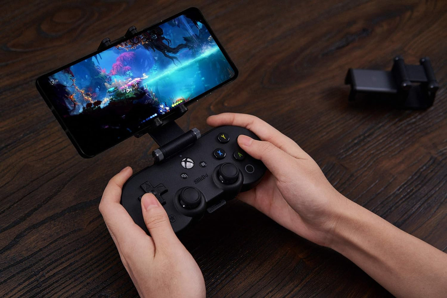 8Bitdo Sn30 Pro USB for Xbox cloud gaming on Android (includes clip) - Android
